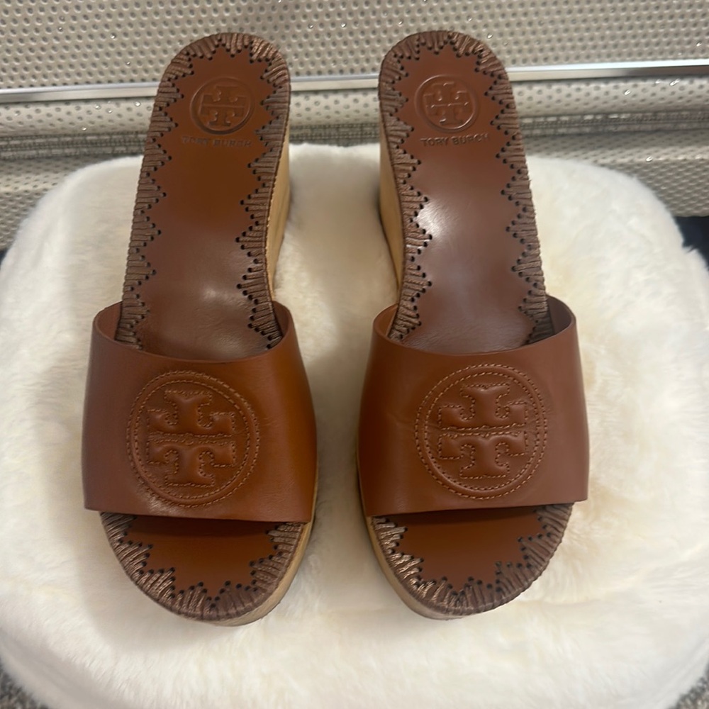 Preloved Tory Burch Wedges Size 5.5